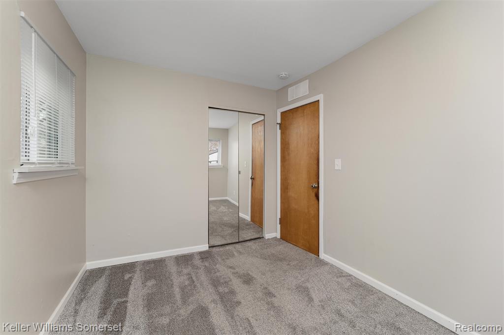 7263 Henry Street Center Line, MI 48015 - Photo 11 of 24