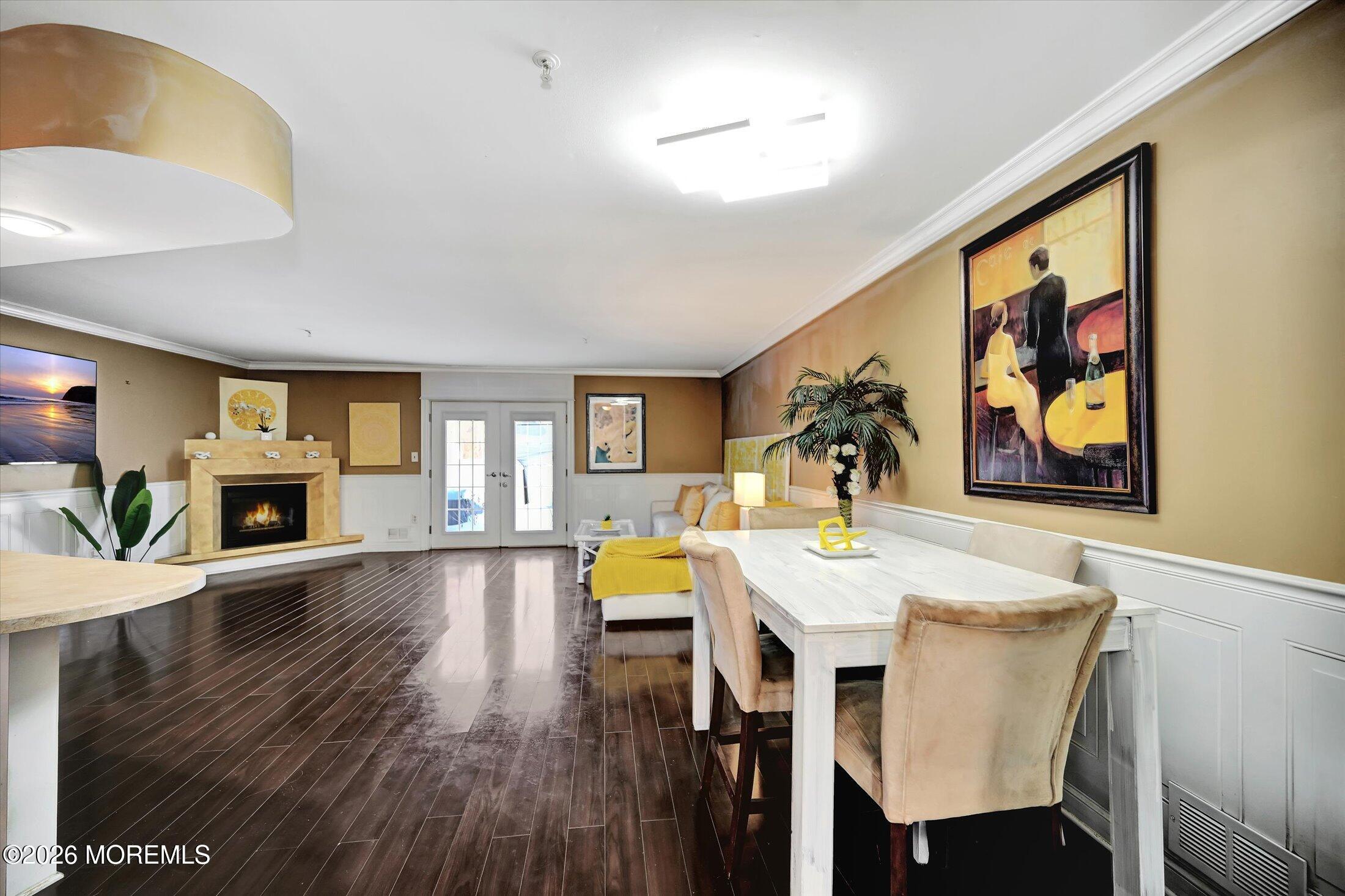 75 Washington Street Long Branch, NJ 07740 - Photo 5 of 25 08-Dinette Area to Family Room