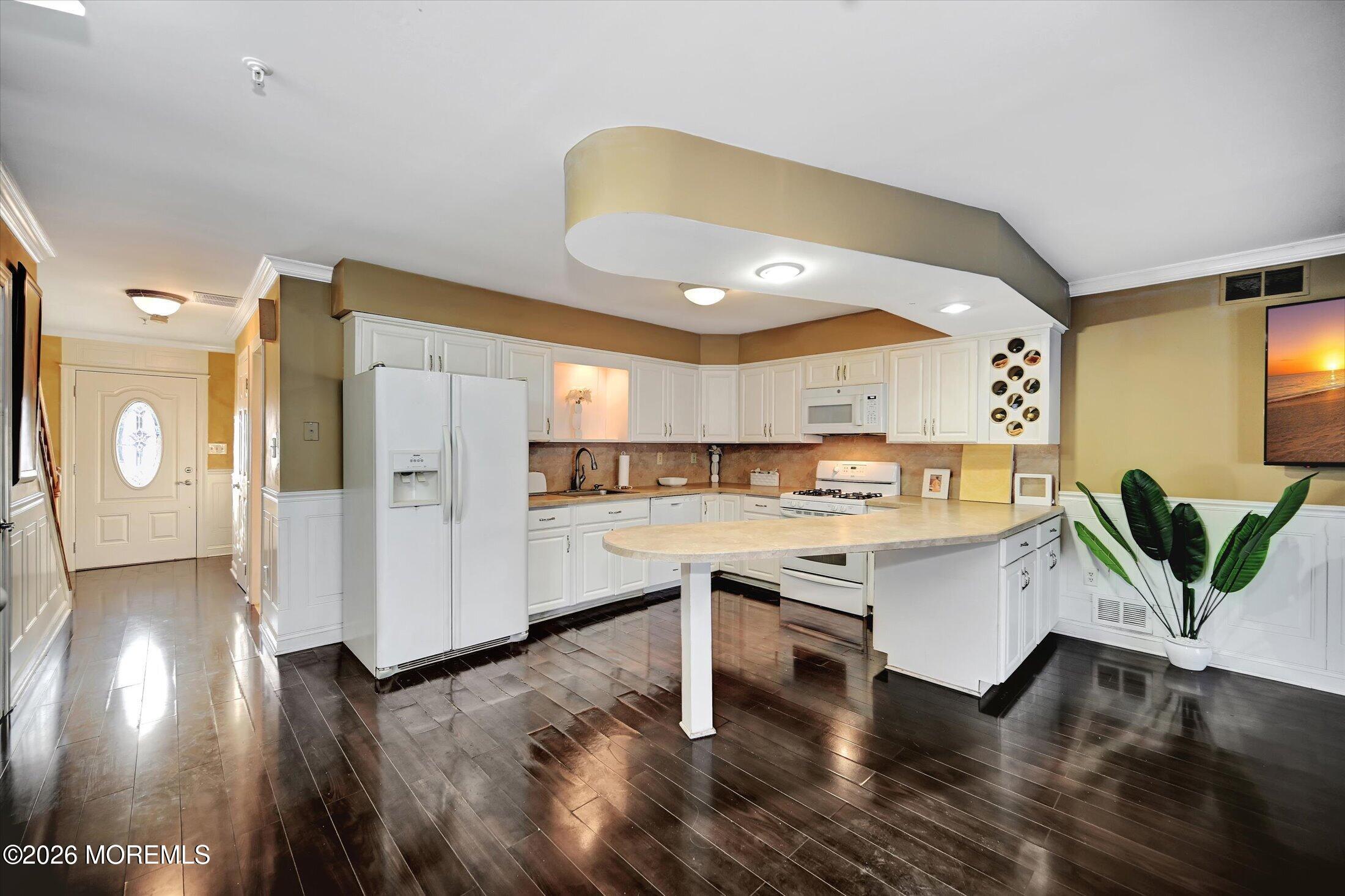 75 Washington Street Long Branch, NJ 07740 - Photo 8 of 25 11-Kitchen to Entrance Hallway