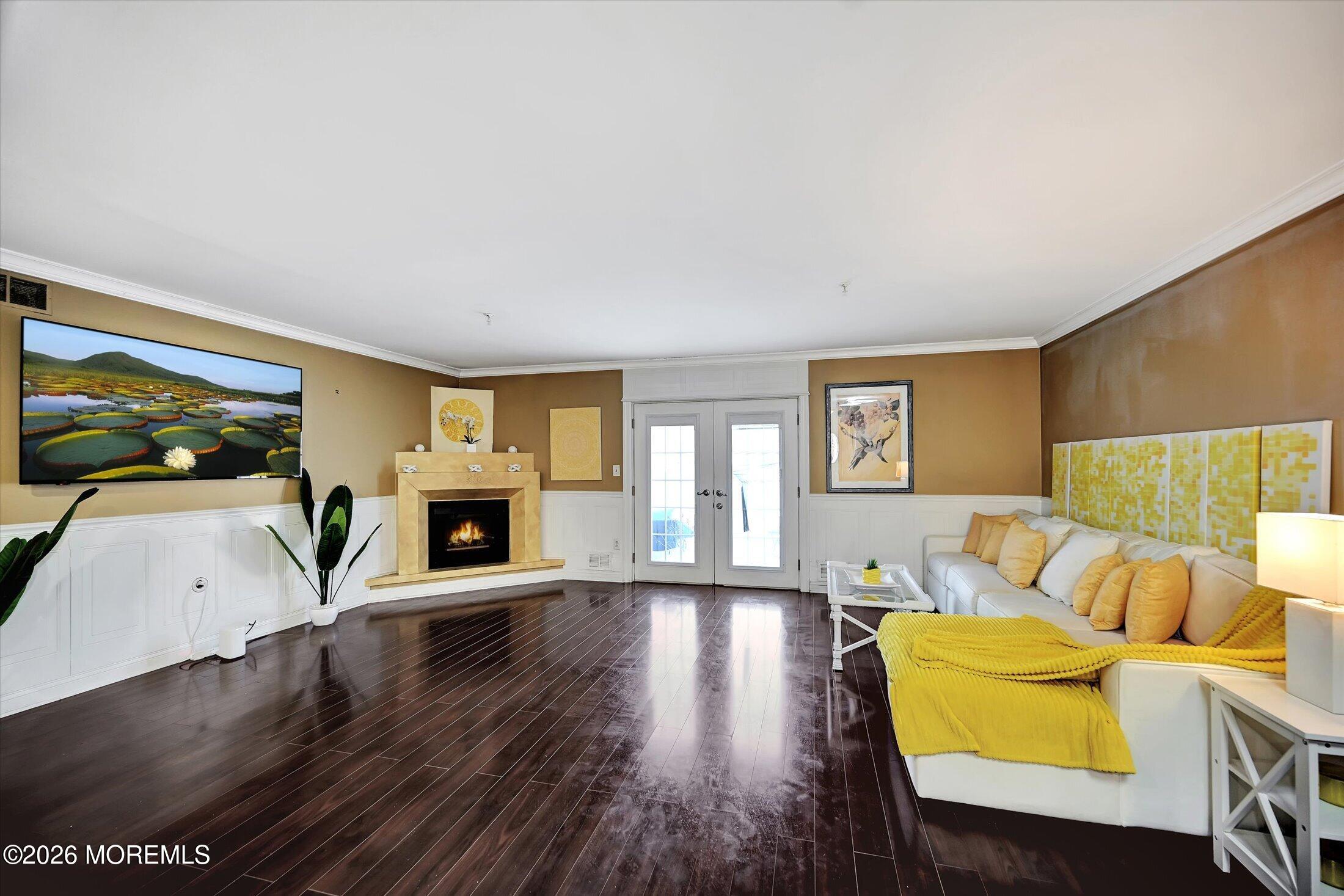 75 Washington Street Long Branch, NJ 07740 - Photo 10 of 25 13-Family Room