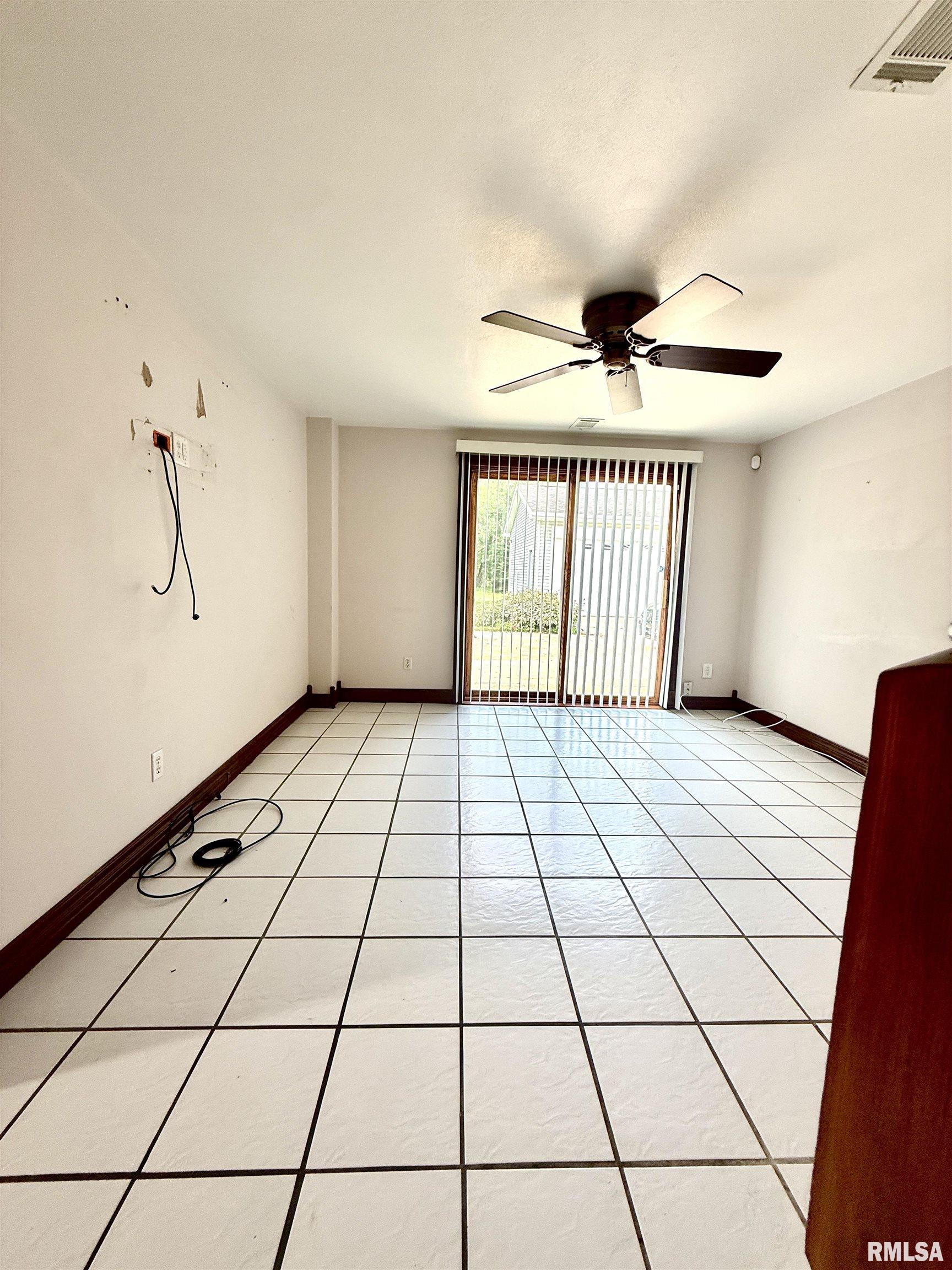 1428 West Northmoor Road Peoria, IL 61614 - Photo 9 of 31