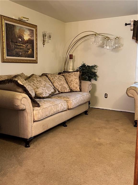 17 Biscayne Road Pittsburgh, PA 15239 - Photo 8 of 21 Gallery Image 8