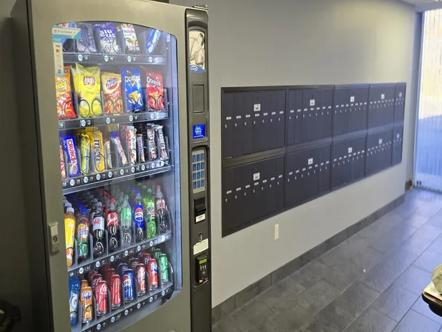 $1,100 | 1271 Poplar Avenue, Unit 906, Memphis, TN 38104