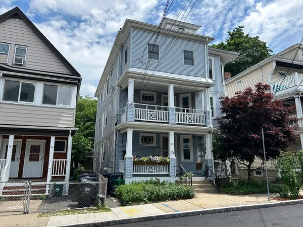 $3,200 | 21 Ericsson Street, Unit 2, Cambridge, MA 02138