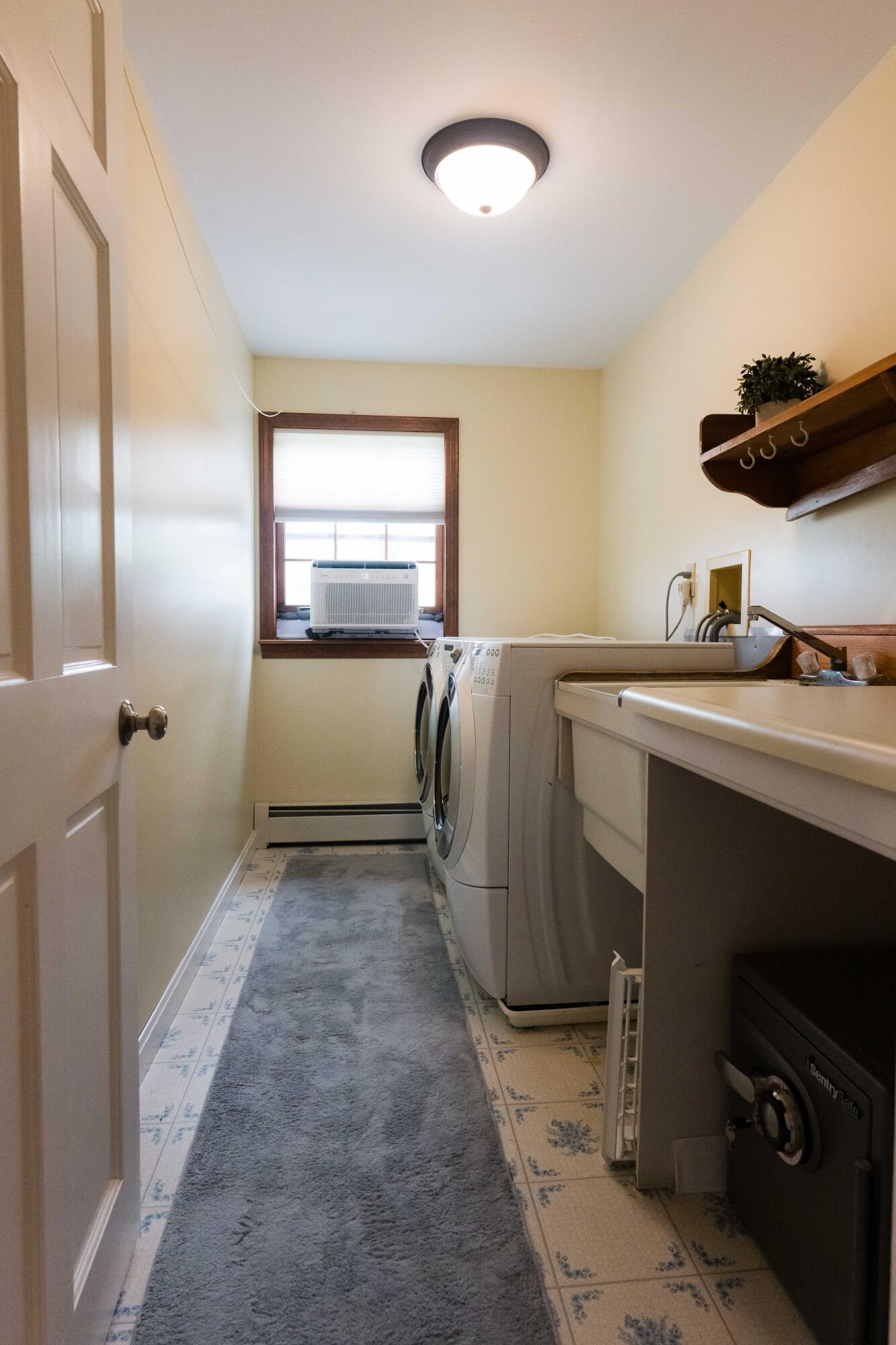 244 Bassett Road Winslow, ME 04901 - Photo 32 of 48 Laundry Room
