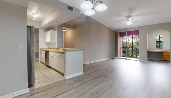$1,900 | 10075 Gate Parkway North, Unit 505, Jacksonville, FL 32246