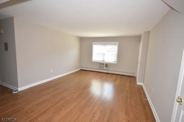 $1,995 | 65 Knox Terrace, Unit 1B, Wayne, NJ 07470