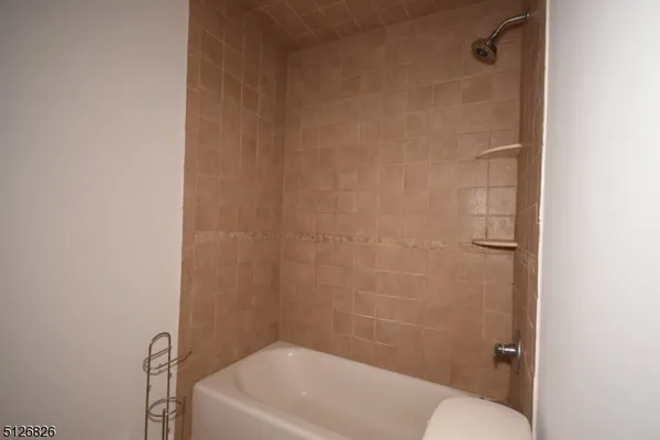 $1,995 | 65 Knox Terrace, Unit 1B, Wayne, NJ 07470