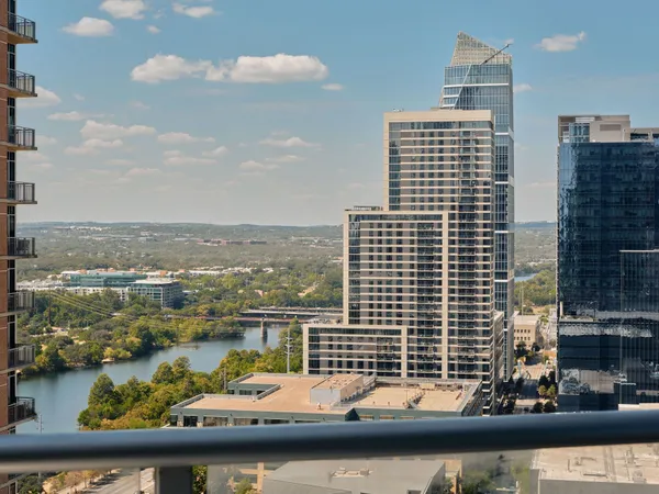$1,500,000 | 200 Congress Avenue, Unit 23C, Austin, TX 78701