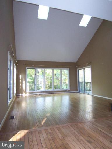 11620 Chapel Cross Way Reston, VA 20194 - Photo 3 of 15 Living Room #2