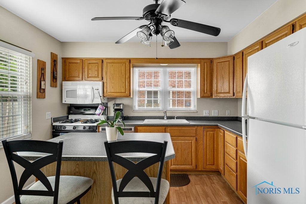 2933 Cheltenham Road Toledo, OH 43606 - Photo 13 of 39 Kitchen