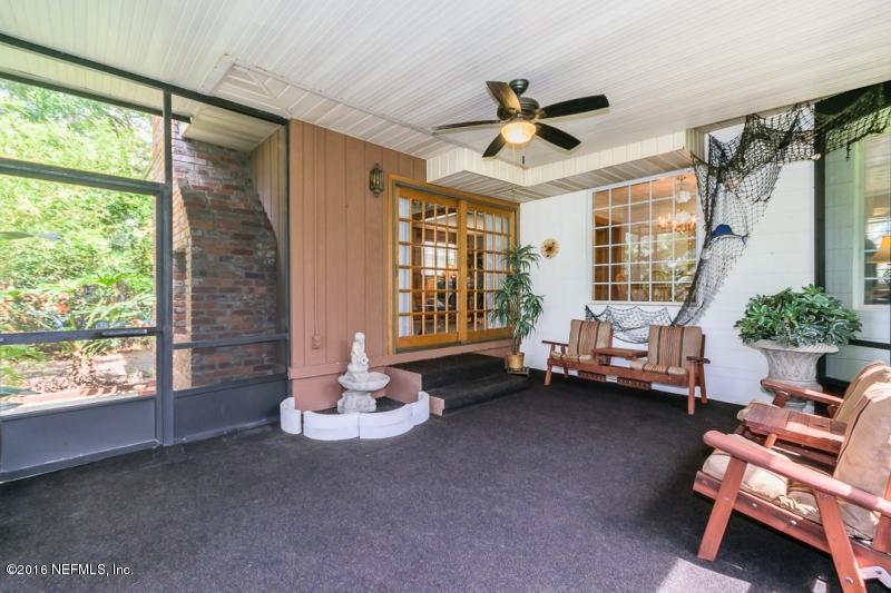 7112 Diamond Head Road Jacksonville, FL 32216 - Photo 16 of 22 Screen patio to house