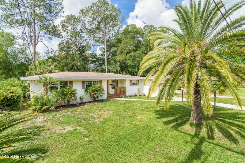 7112 Diamond Head Road Jacksonville, FL 32216 - Photo 21 of 22 Beautiful Florida palm adorns this home