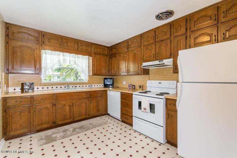 7112 Diamond Head Road Jacksonville, FL 32216 - Photo 22 of 22 Kitchen
