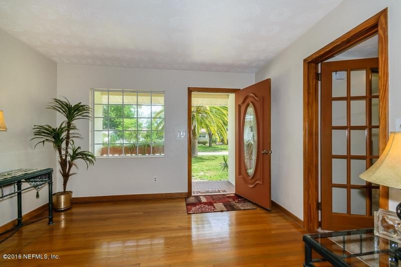 7112 Diamond Head Road Jacksonville, FL 32216 - Photo 3 of 22 Step inside and look at those floors!