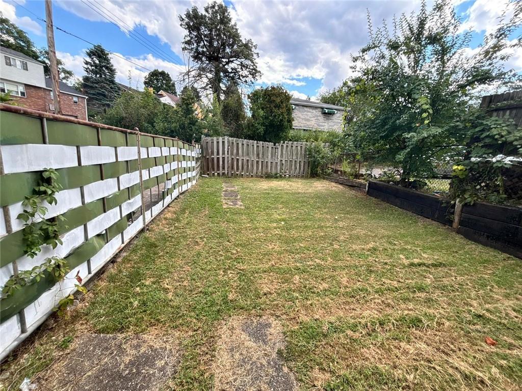 27 Highland Avenue McKees Rocks, PA 15136 - Photo 12 of 14