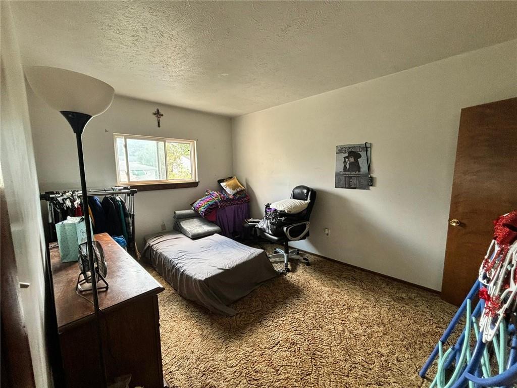 27 Highland Avenue McKees Rocks, PA 15136 - Photo 8 of 14