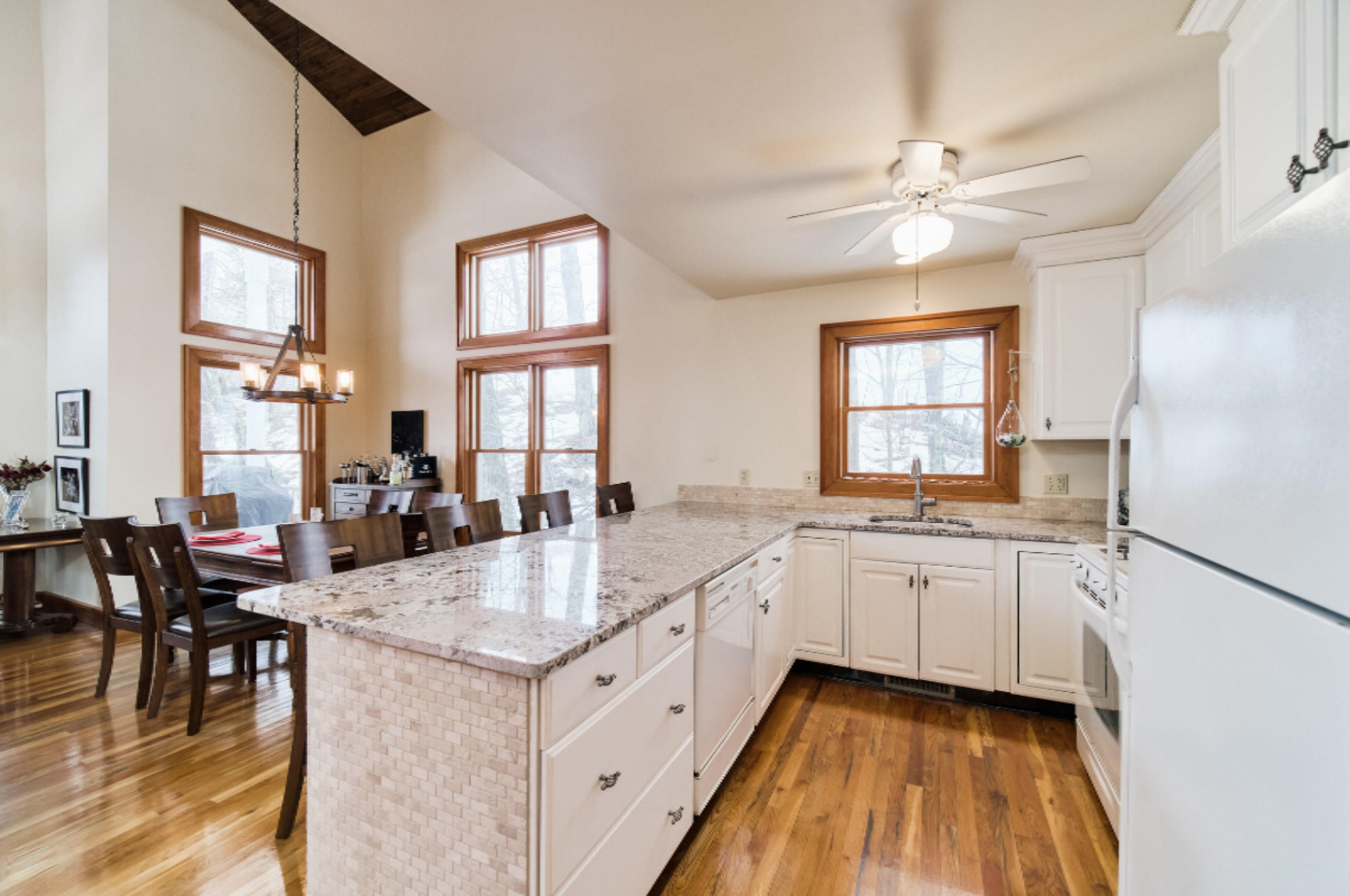 6400 Lakeshore Road Manistee, MI 49660 - Photo 4 of 51 6400_Lakeshore-23