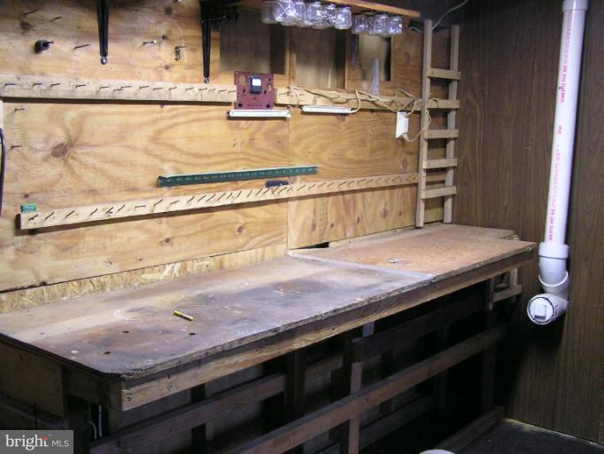 140 Magothy Beach Road Pasadena, MD 21122 - Photo 5 of 28 work shop could be 4th bedroom