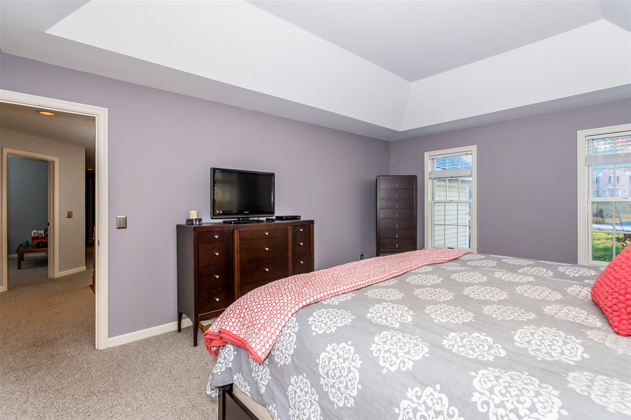 5 Rosewell Road Bedford, NH 03110 - Photo 20 of 40
