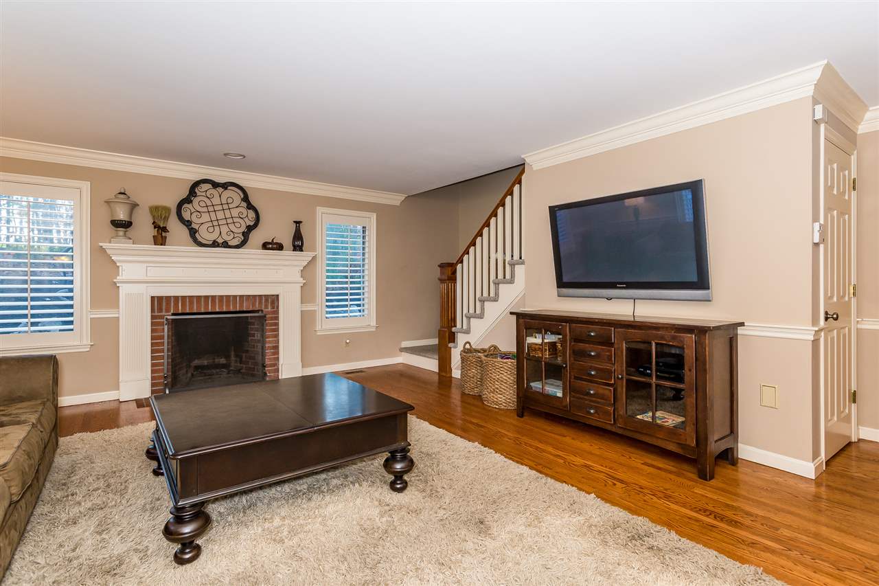 5 Rosewell Road Bedford, NH 03110 - Photo 9 of 40