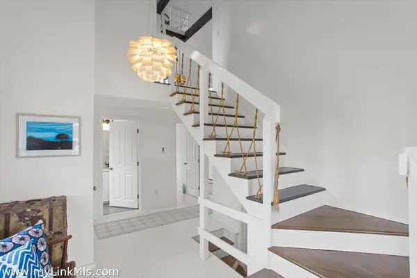 a view of entryway and hall