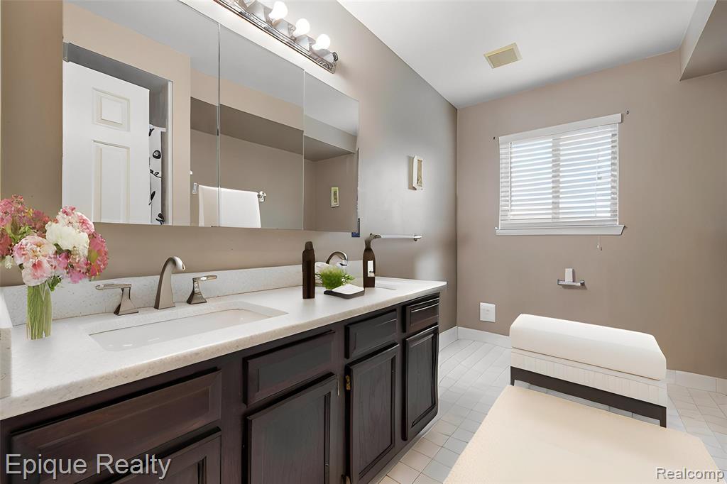 22480 Streamside Drive Macomb, MI 48044 - Photo 31 of 68 Gallery Image 31