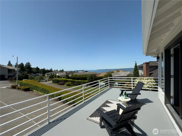 $1,650,000 | 1621 Edgemoor Lane, Everett, WA 98203