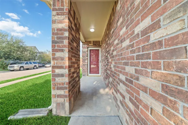 a view of a pathway both side of building