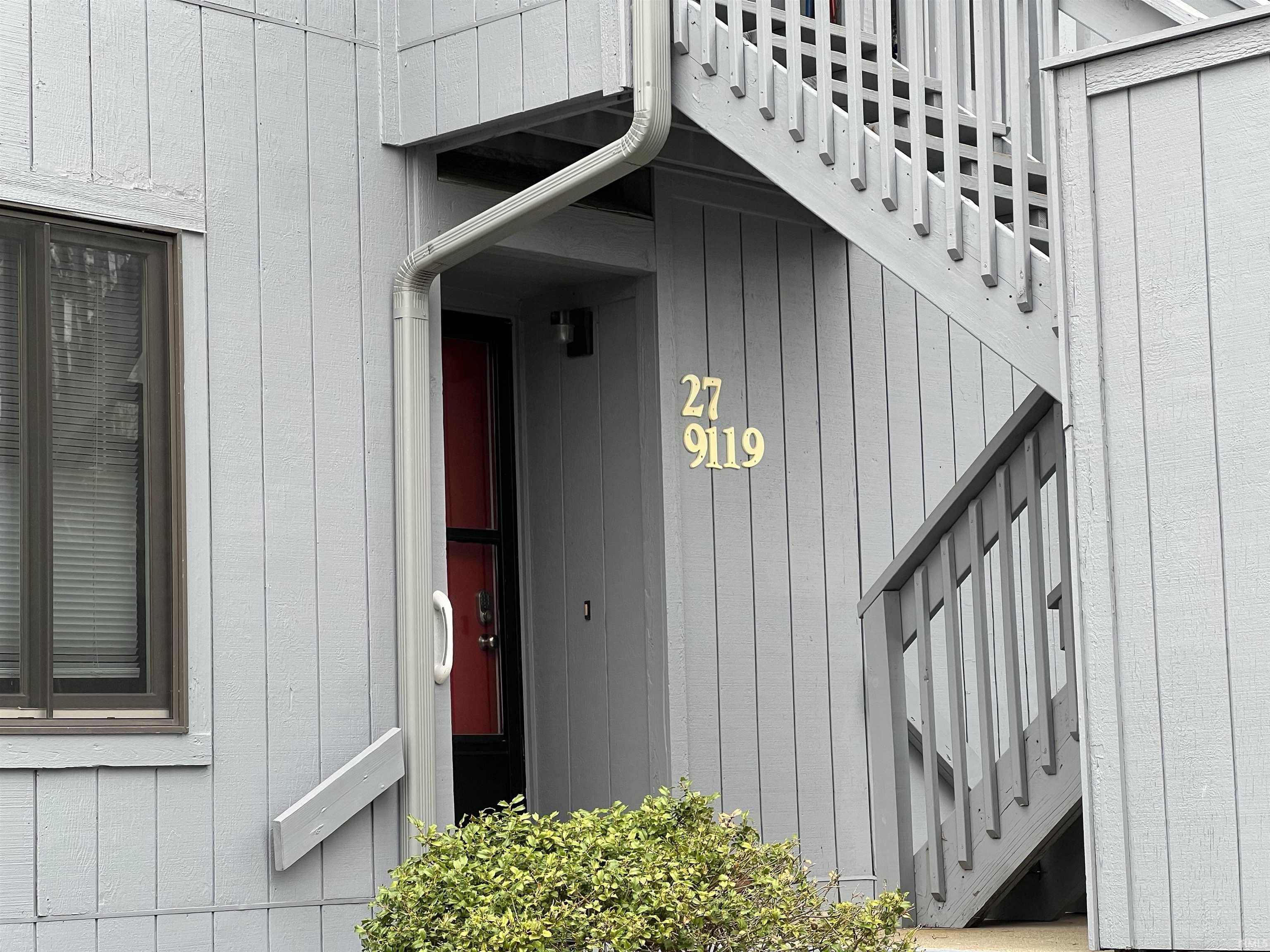 9119 South Pointe Ridge Lane Bloomington, IN 47401 - Photo 2 of 21 Gallery Image 2