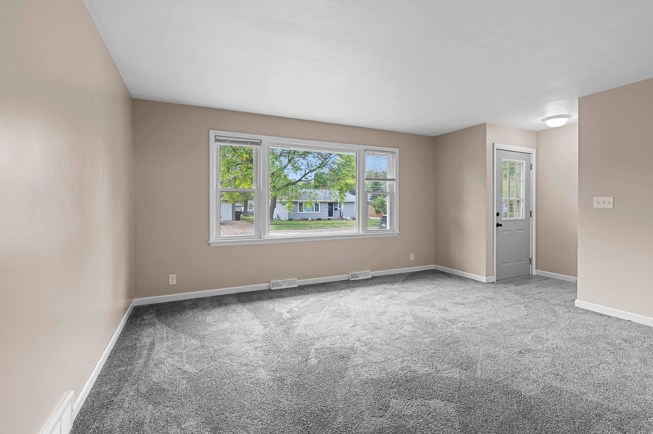 637 East Wilson Avenue Appleton, WI 54915 - Photo 8 of 45