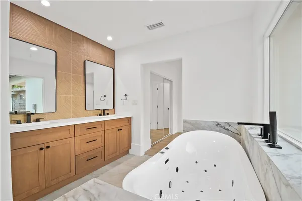 $1,799,910 | 2995 East Del Mar Boulevard, Pasadena, CA 91107