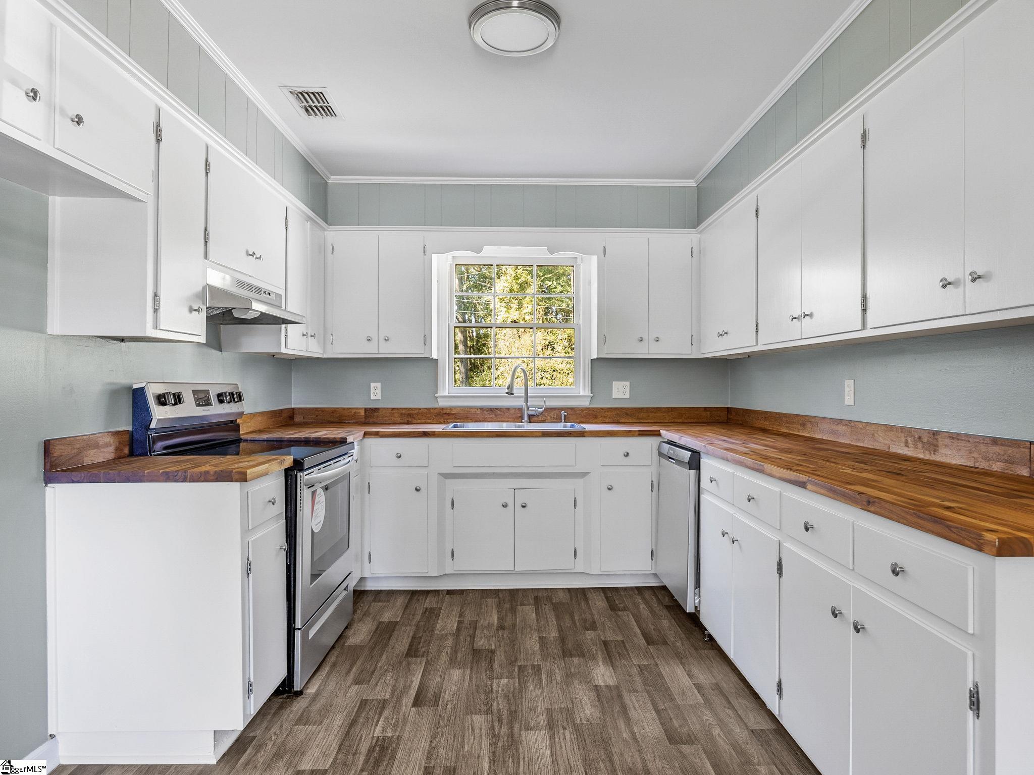 171 Candlenut Lane Boiling Springs, SC 29316 - Photo 9 of 29 Gallery Image 9