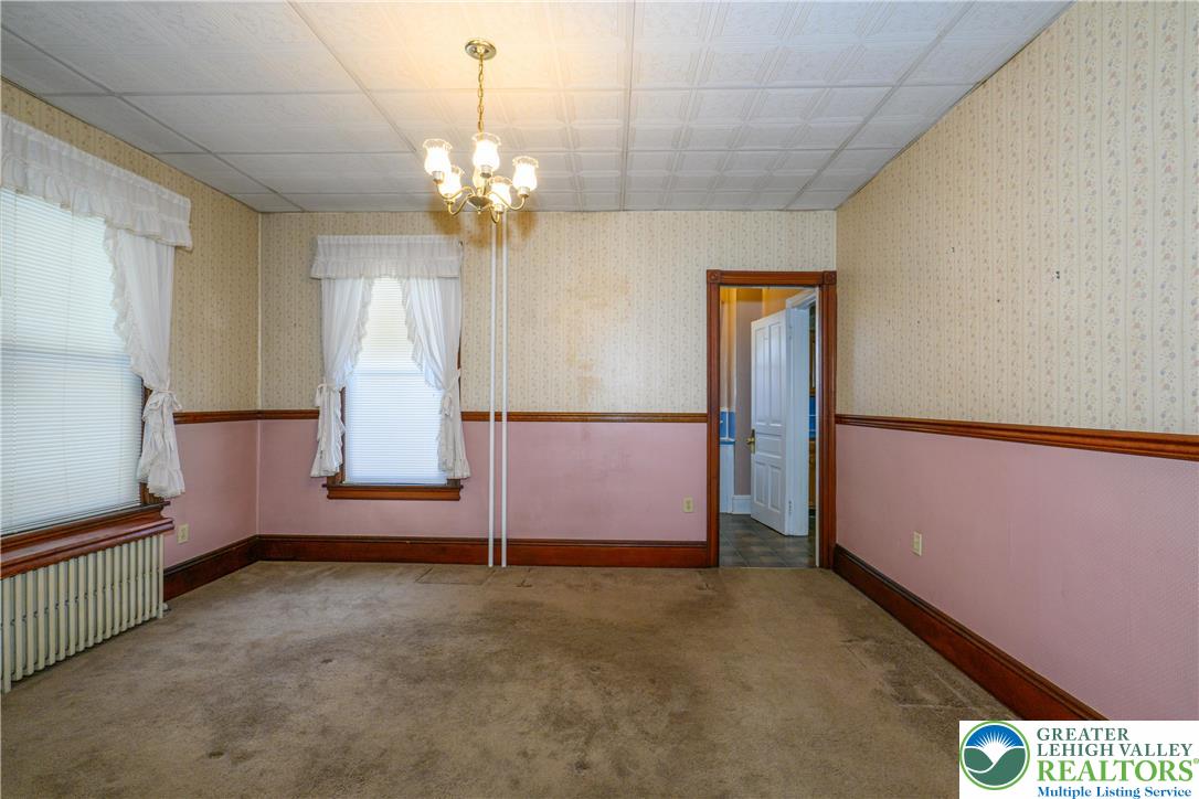 211 East Goepp Street Bethlehem, PA 18018 - Photo 10 of 36 a view of an empty room with a window