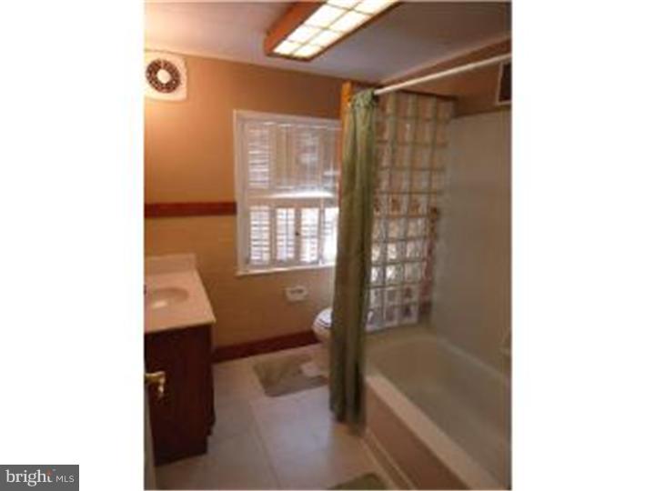 434 Sycamore Road West Reading, PA 19611 - Photo 16 of 24 Bathroom
