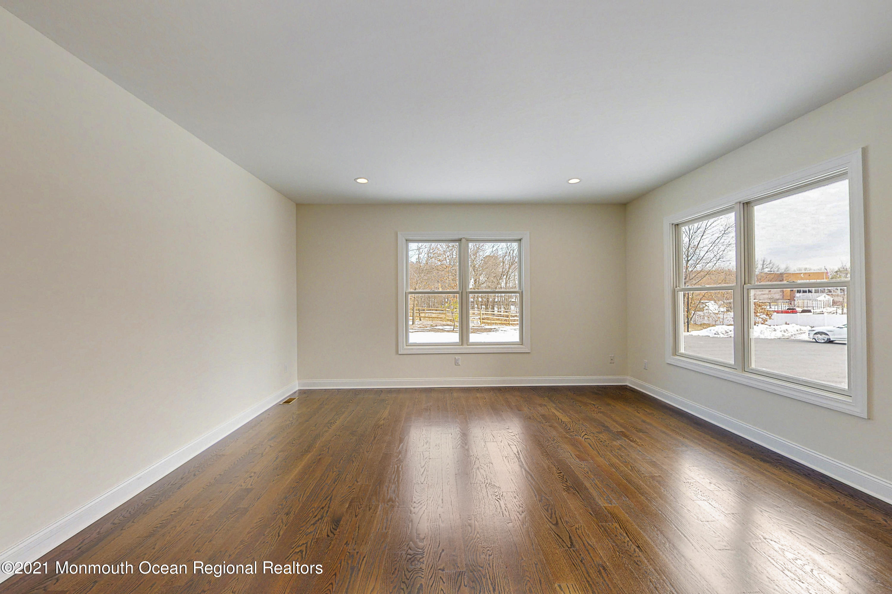 9 Dallas Court Hazlet, NJ 07730 - Photo 11 of 37 Family room
