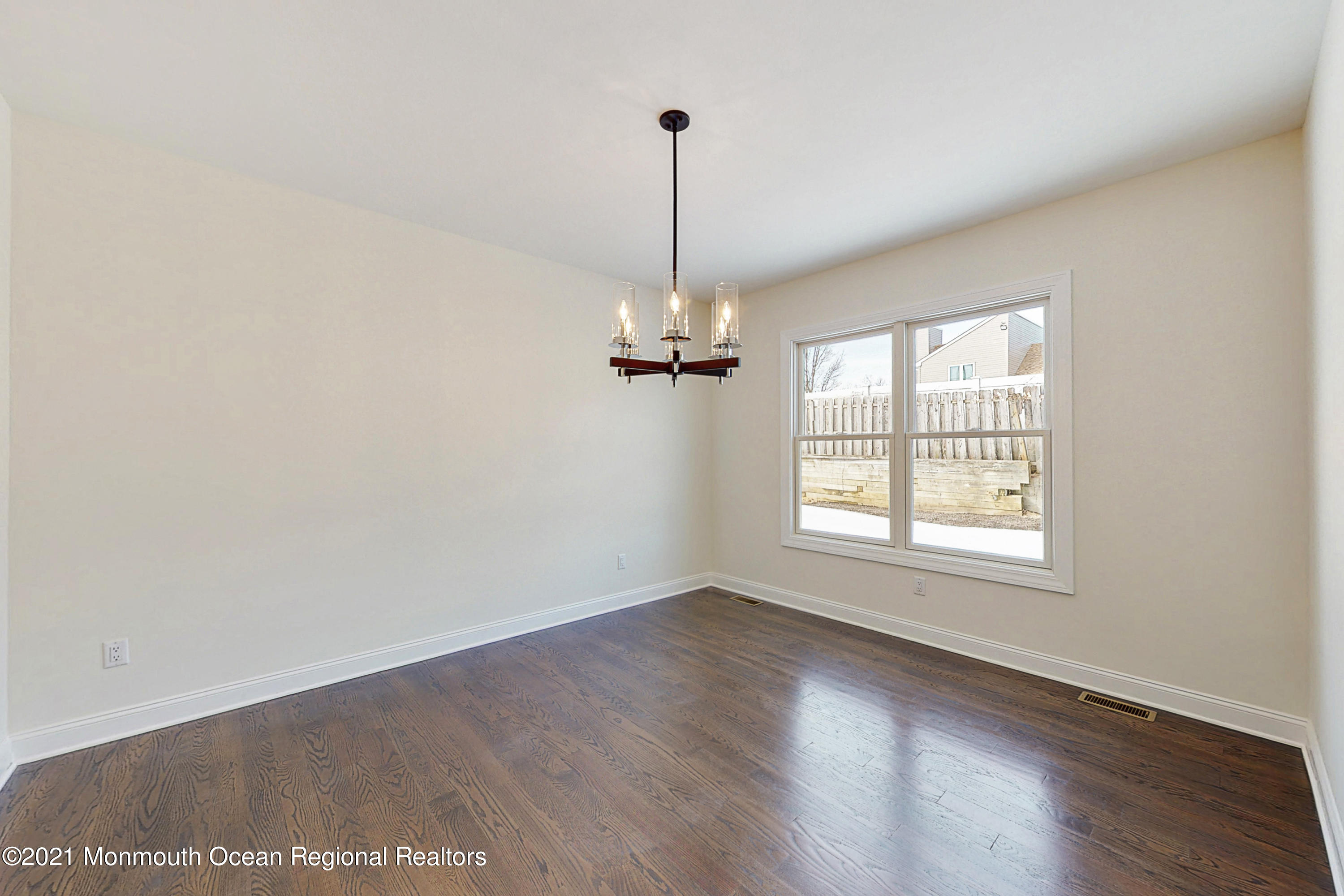 9 Dallas Court Hazlet, NJ 07730 - Photo 14 of 37 Dining room