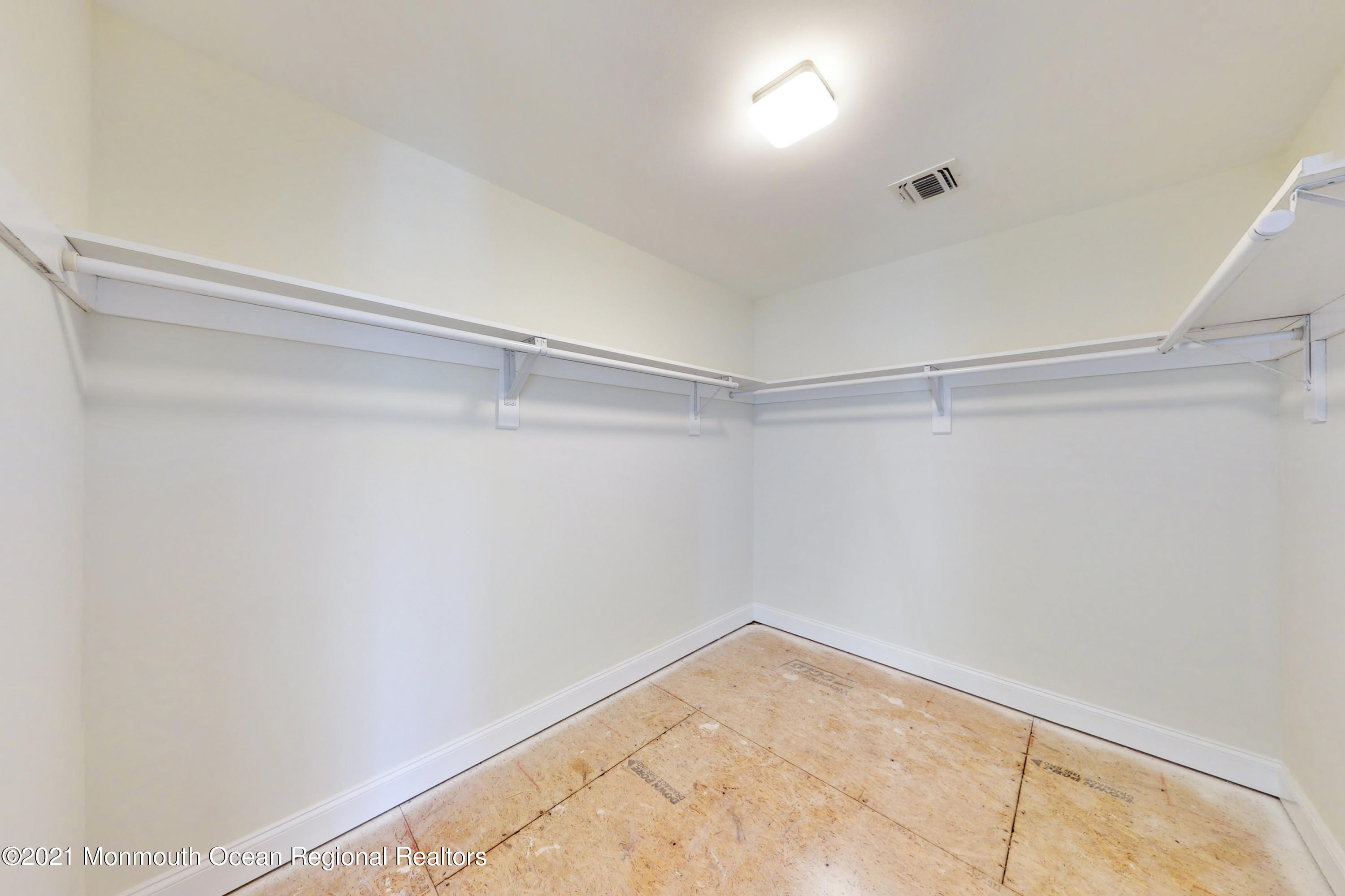 9 Dallas Court Hazlet, NJ 07730 - Photo 20 of 37 Master bedroom walk in closet