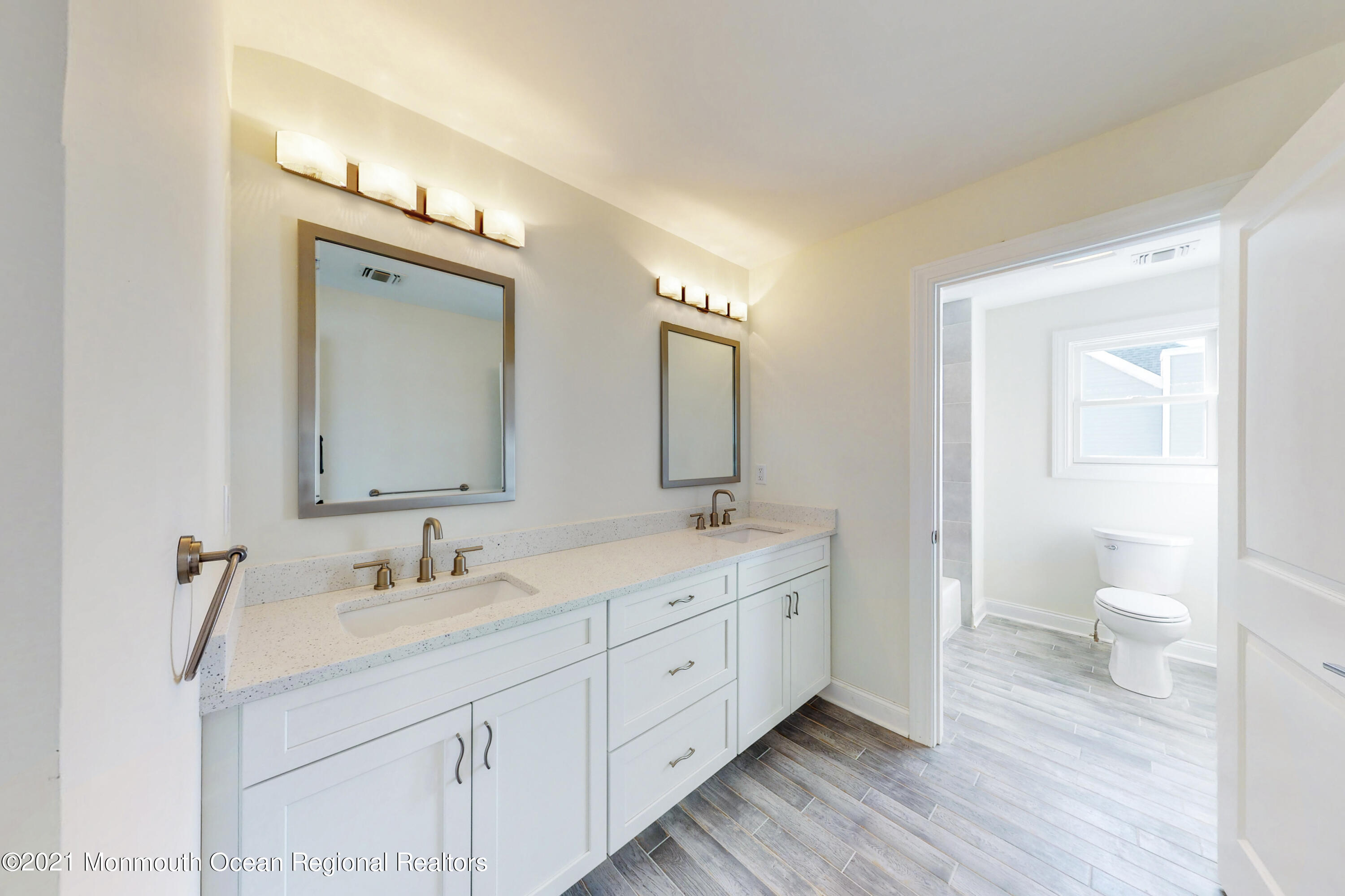 9 Dallas Court Hazlet, NJ 07730 - Photo 21 of 37 Hallway bathroom