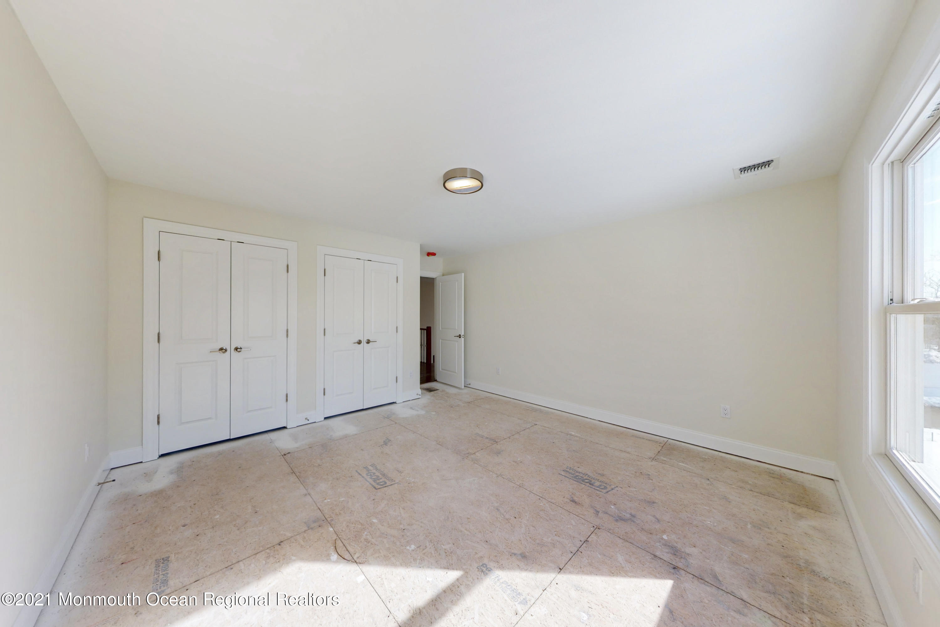 9 Dallas Court Hazlet, NJ 07730 - Photo 25 of 37 3rd bedroom