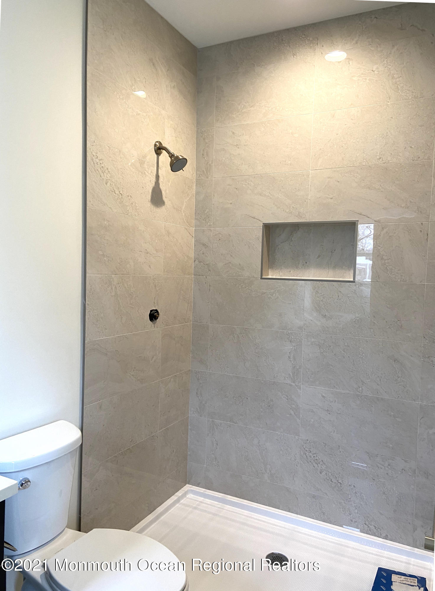 9 Dallas Court Hazlet, NJ 07730 - Photo 30 of 37 1st floor bath room