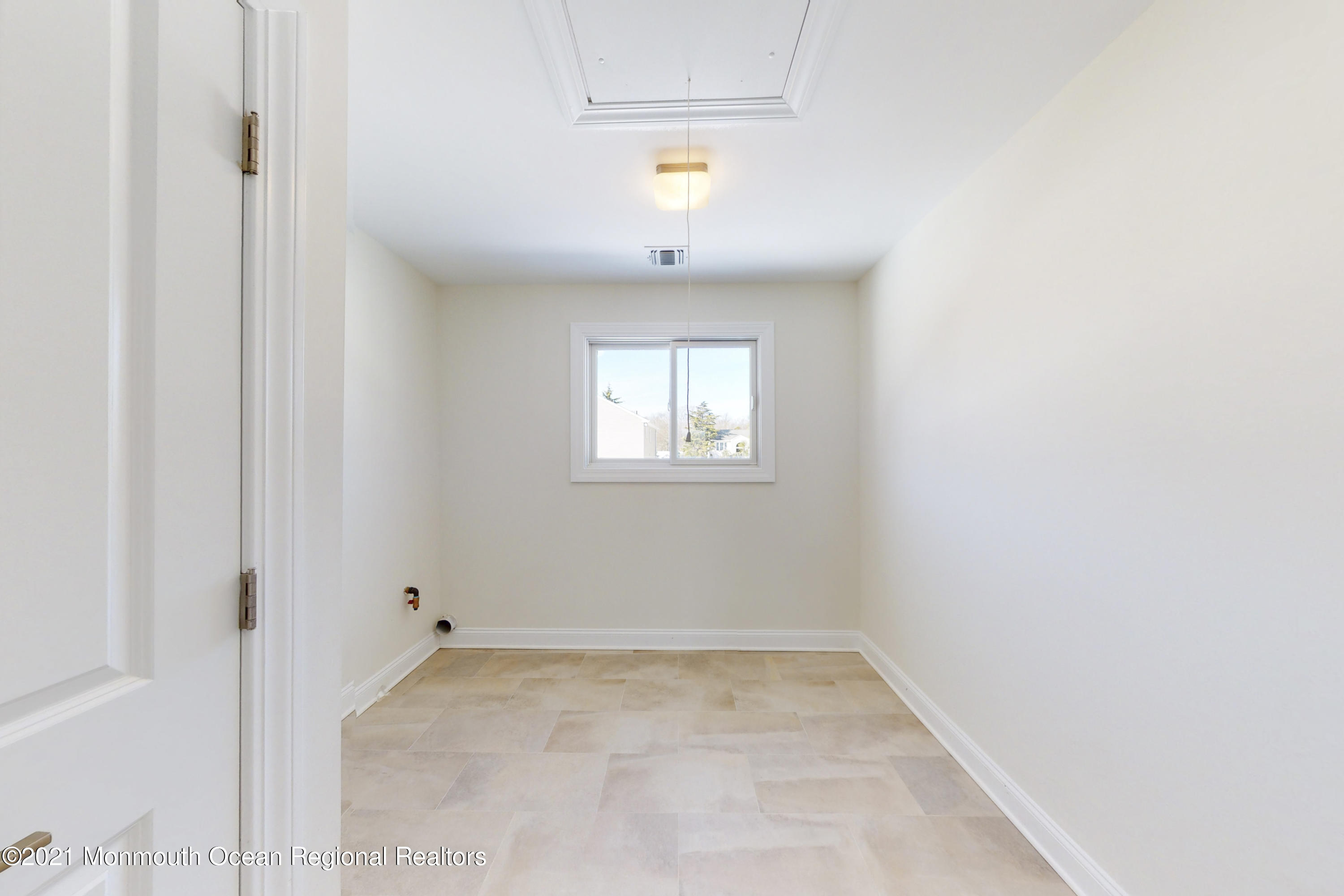 9 Dallas Court Hazlet, NJ 07730 - Photo 32 of 37 Laundry room on 2nd floor