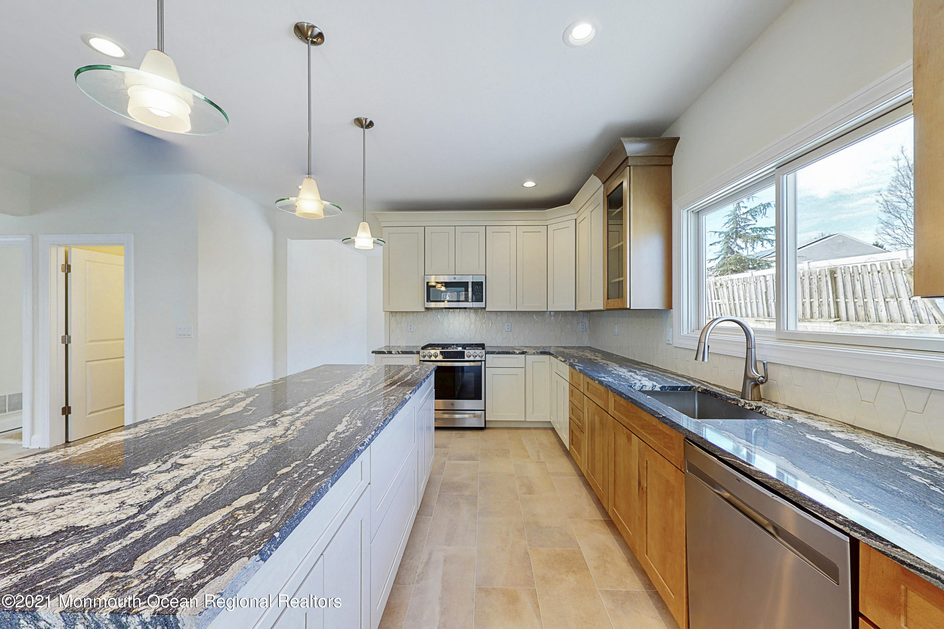 9 Dallas Court Hazlet, NJ 07730 - Photo 6 of 37 Kitchen
