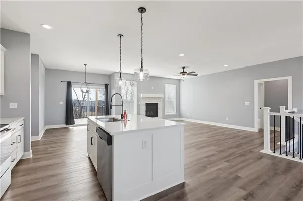 $379,900 | 2313 Burris Drive, Harrisonville, MO 64701