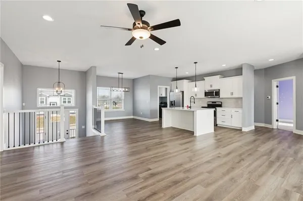 $379,900 | 2313 Burris Drive, Harrisonville, MO 64701