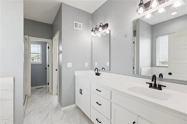 $379,900 | 2313 Burris Drive, Harrisonville, MO 64701