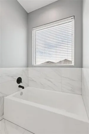 $379,900 | 2313 Burris Drive, Harrisonville, MO 64701