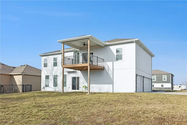 $385,000 | 2313 Burris Drive, Harrisonville, MO 64701