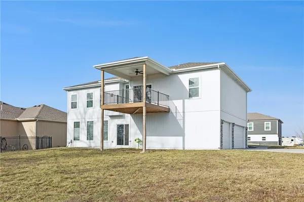 $379,900 | 2313 Burris Drive, Harrisonville, MO 64701