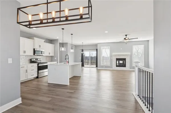 $379,900 | 2313 Burris Drive, Harrisonville, MO 64701